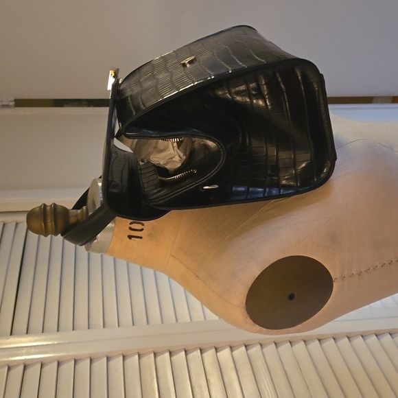 Purse - Picture 2 of 6